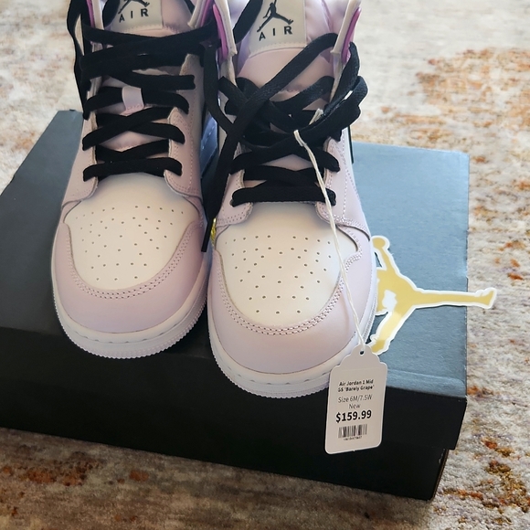 Air Jordan 1 Mid (GS) - Picture 5 of 7